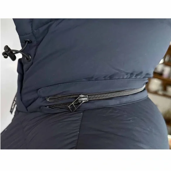 Aritzia Tna Women Medium Navy The Super Puff Vest Zip Hood  EUC - Picture 8 of 13